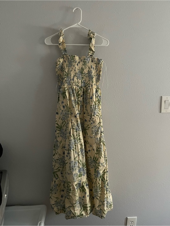 Joie Dresses & Skirts - Joie Floral Smocked Sundress in Pale Yellow and Green Size Large